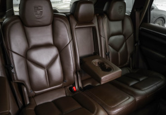 Подержанный автомобиль Porsche Cayenne 2014 года (35 фото)