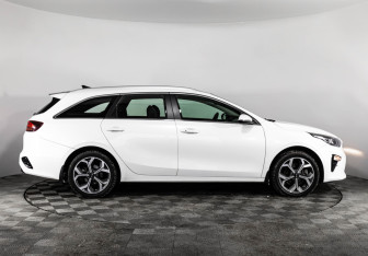 Подержанный автомобиль Kia Ceed Wagon 2019 года (6 фото)