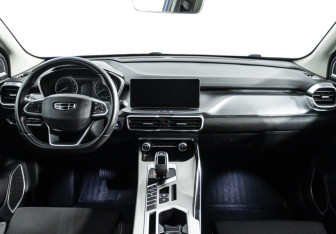 Подержанный автомобиль Geely Coolray 2020 года (13 фото)