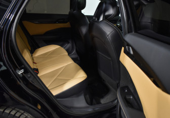 Подержанный автомобиль Changan UNI-V 2022 года (13 фото)