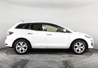 Подержанный автомобиль Mazda CX-7 2011 года (4 фото)