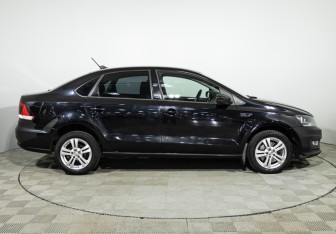 Подержанный автомобиль Volkswagen Polo Sedan 2017 года (4 фото)