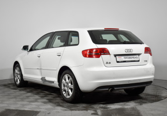 Подержанный автомобиль Audi A3 Hatchback 2012 года (7 фото)
