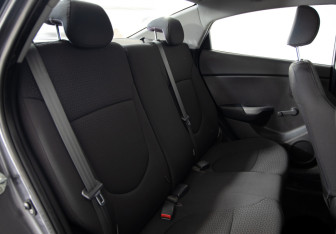 Подержанный автомобиль Kia Rio Sedan 2012 года (19 фото)