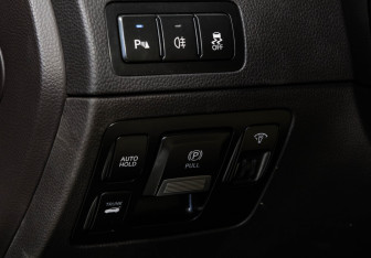 Подержанный автомобиль Hyundai Equus 2012 года (18 фото)