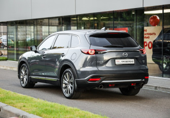 Подержанный автомобиль Mazda CX-9 2022 года (8 фото)