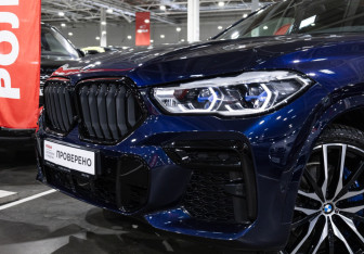 Подержанный автомобиль BMW X6 2021 года (3 фото)
