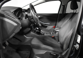 Подержанный автомобиль Ford Focus Hatchback 2014 года (11 фото)