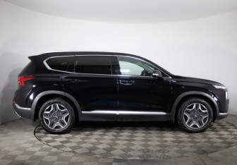 Подержанный автомобиль Hyundai Santa Fe 2021 года (4 фото)