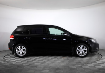 Подержанный автомобиль Volkswagen Golf Hatchback 2012 года (6 фото)