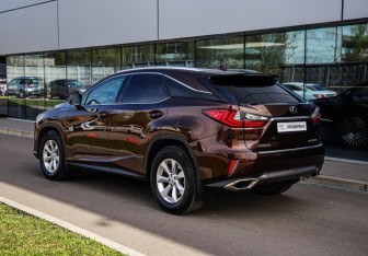 Подержанный автомобиль Lexus RX 2016 года (6 фото)