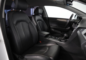 Подержанный автомобиль Hyundai Sonata 2019 года (19 фото)