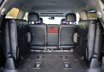 Подержанный автомобиль Lexus LX 2012 года (18 фото)