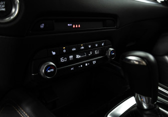 Подержанный автомобиль Mazda CX-5 2021 года (17 фото)