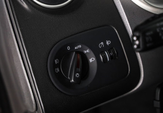 Подержанный автомобиль SEAT Ibiza Hatchback 2012 года (16 фото)