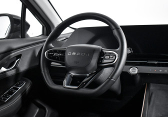 Подержанный автомобиль Omoda C5 2024 года (15 фото)