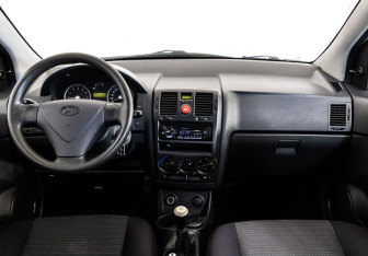 Подержанный автомобиль Hyundai Getz 2005 года (10 фото)