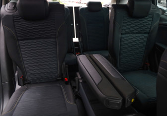Подержанный автомобиль Opel Zafira Compactvan 2014 года (26 фото)