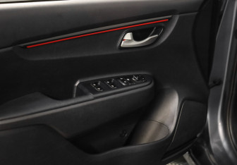 Подержанный автомобиль Kia Rio Sedan 2019 года (19 фото)