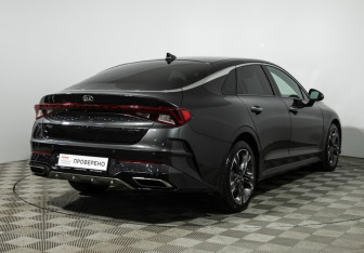 Подержанный автомобиль Kia K5 2020 года (5 фото)