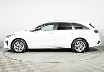 Подержанный автомобиль Kia Ceed Wagon 2019 года (7 фото)