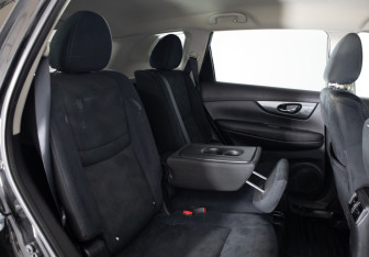 Подержанный автомобиль Nissan X-Trail 2015 года (14 фото)