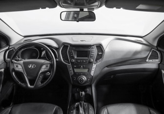 Подержанный автомобиль Hyundai Santa Fe 2013 года (10 фото)
