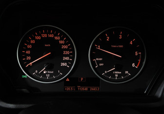 Подержанный автомобиль BMW X1 2016 года (12 фото)