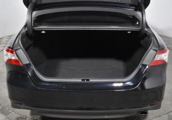 Подержанный автомобиль Toyota Camry Sedan 2019 года (22 фото)