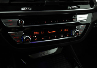 Подержанный автомобиль BMW X3 2020 года (21 фото)