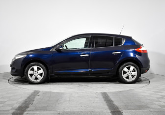 Подержанный автомобиль Renault Megane Hatchback 2010 года (8 фото)