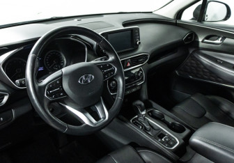 Подержанный автомобиль Hyundai Santa Fe 2018 года (11 фото)