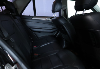 Подержанный автомобиль Mercedes-Benz GLE 2015 года (17 фото)