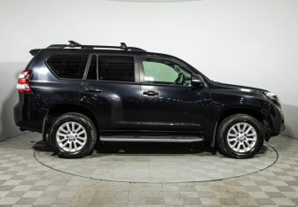 Подержанный автомобиль Toyota Land Cruiser Prado 2014 года (4 фото)