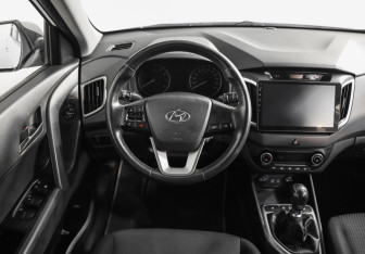 Подержанный автомобиль Hyundai Creta 2018 года (11 фото)
