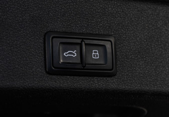 Подержанный автомобиль Audi A4 allroad 2016 года (34 фото)