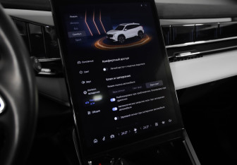 Подержанный автомобиль Geely Atlas 2023 года (14 фото)