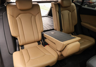 Подержанный автомобиль Audi Q8 2019 года (35 фото)