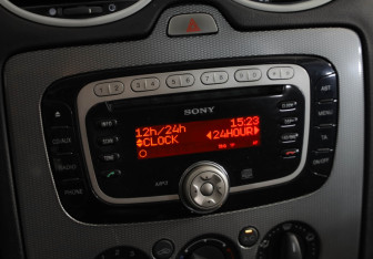 Подержанный автомобиль Ford Focus Hatchback 2011 года (23 фото)