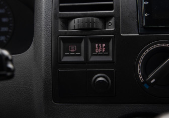 Подержанный автомобиль Volkswagen Caravelle 2008 года (19 фото)