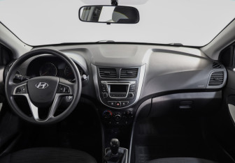 Подержанный автомобиль Hyundai Solaris Sedan 2016 года (8 фото)