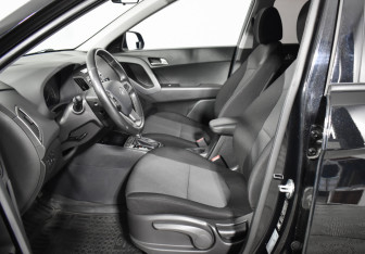 Подержанный автомобиль Hyundai Creta 2019 года (10 фото)