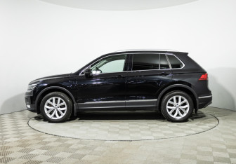 Подержанный автомобиль Volkswagen Tiguan 2017 года (8 фото)