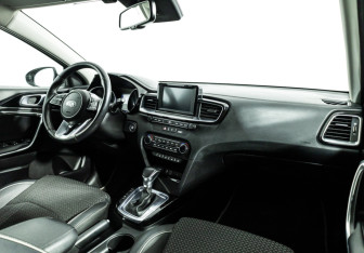 Подержанный автомобиль Kia Ceed Wagon 2019 года (9 фото)