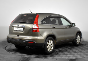Подержанный автомобиль Honda CR-V 2007 года (5 фото)