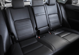 Подержанный автомобиль Lexus NX 2015 года (32 фото)