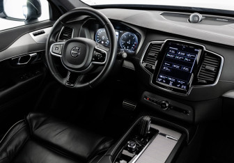 Подержанный автомобиль Volvo XC90 2021 года (18 фото)