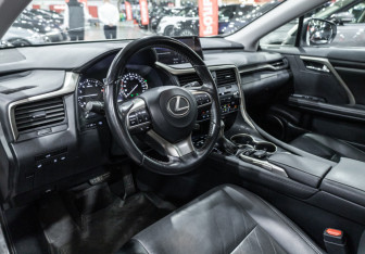 Подержанный автомобиль Lexus RX 2019 года (14 фото)
