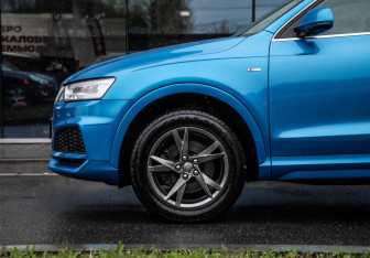 Подержанный автомобиль Audi Q3 2017 года (10 фото)