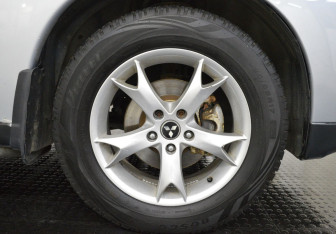 Подержанный автомобиль Mitsubishi Outlander 2012 года (9 фото)